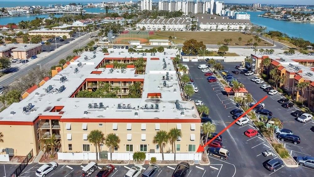 Corner end unit w lanai