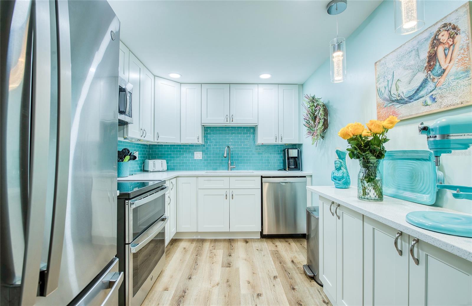 Beautiful updated Kitchen with new appliaces