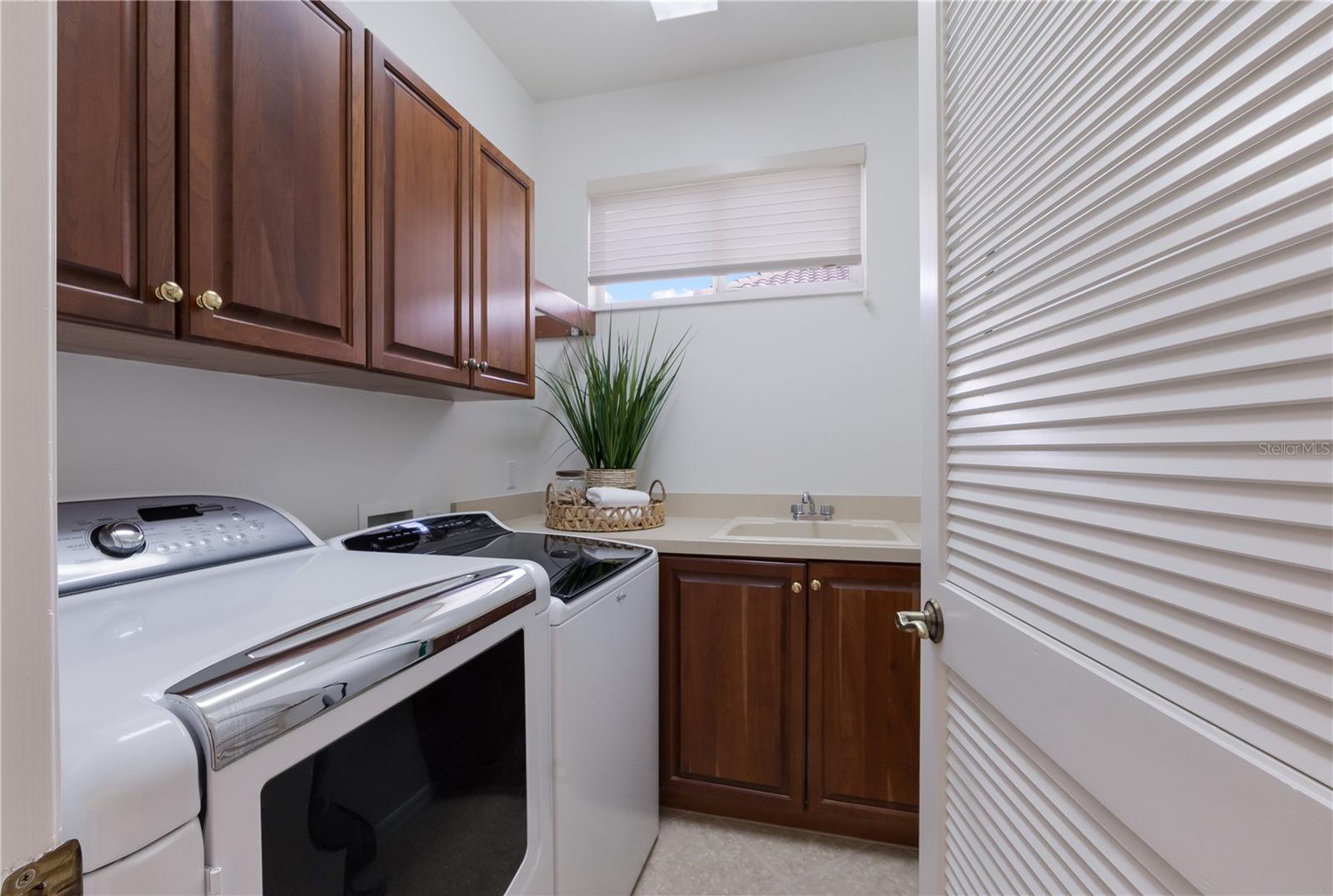 7012 TWIN HILLS TER, LAKEWOOD RANCH, FL, 34202