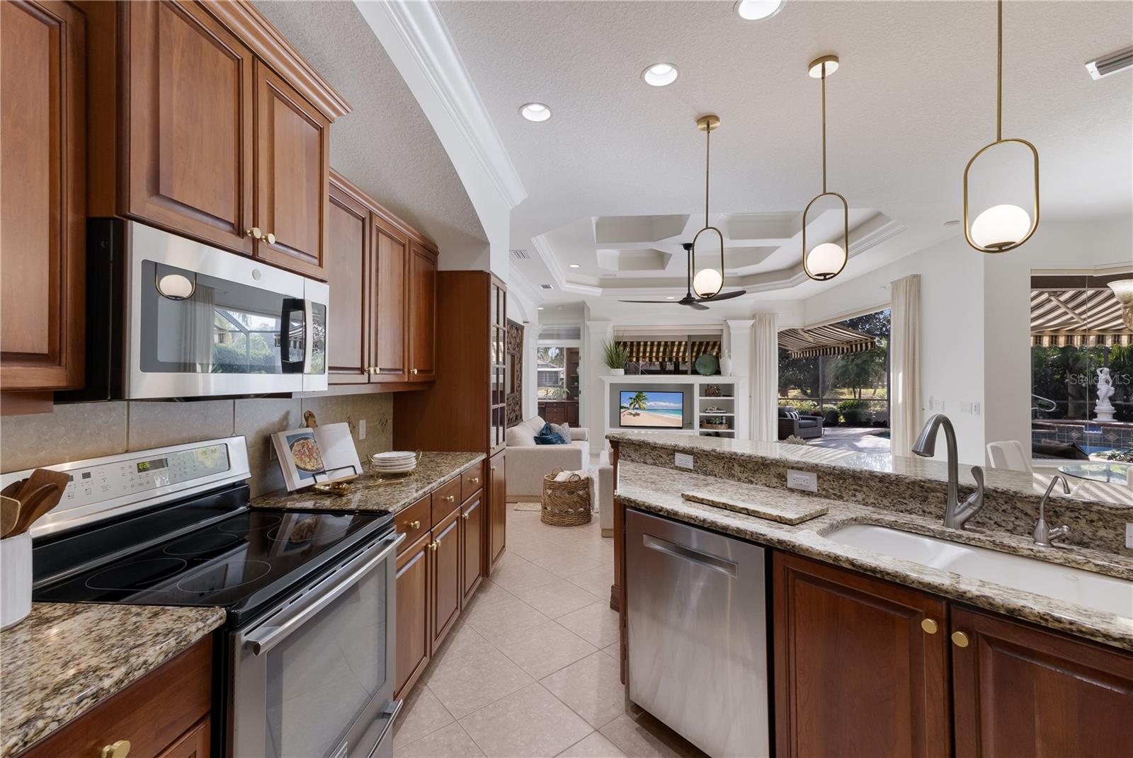 7012 TWIN HILLS TER, LAKEWOOD RANCH, FL, 34202