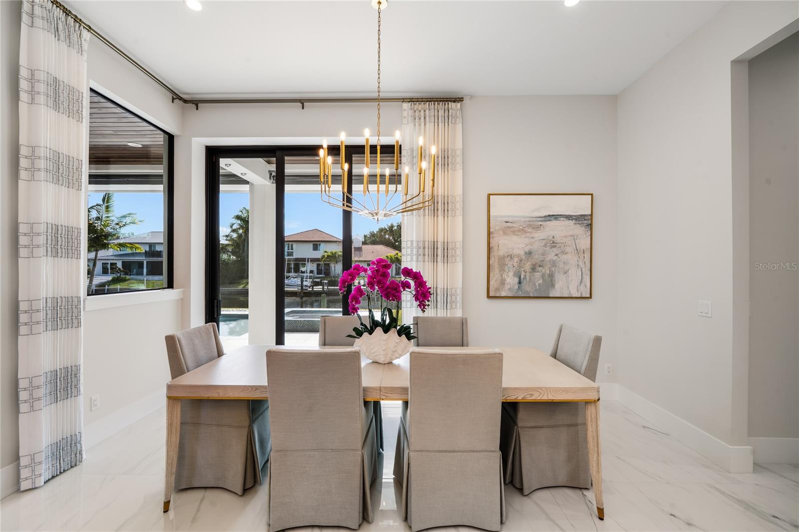 O6380896 Property Photo