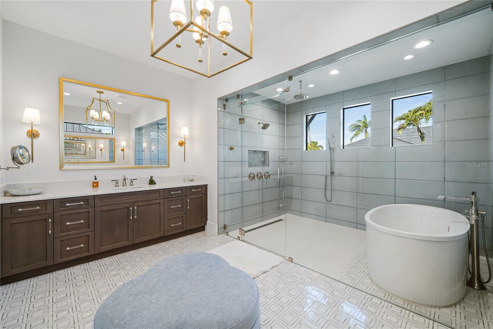 O6380896 Property Photo