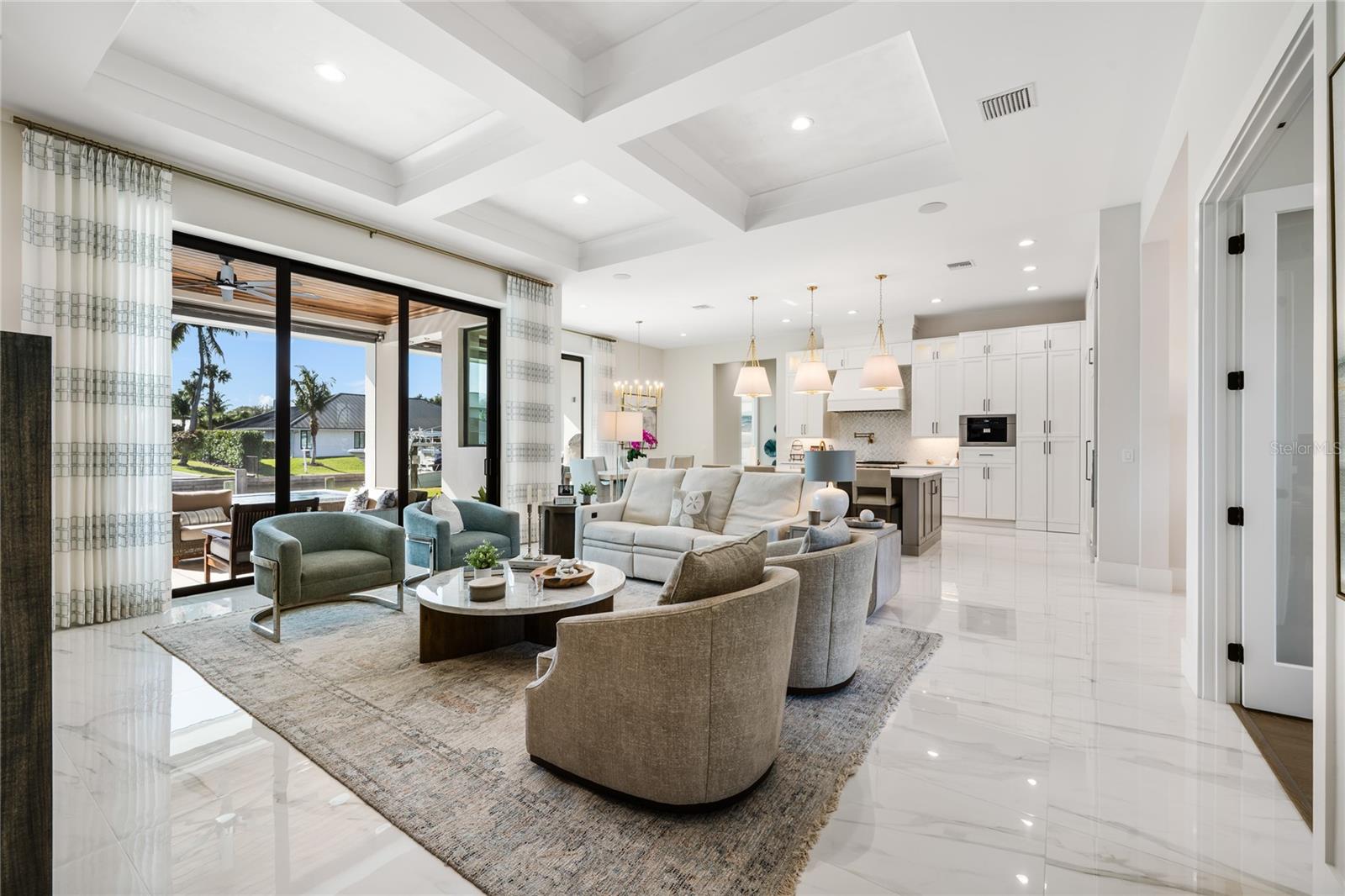 O6380896 Property Photo