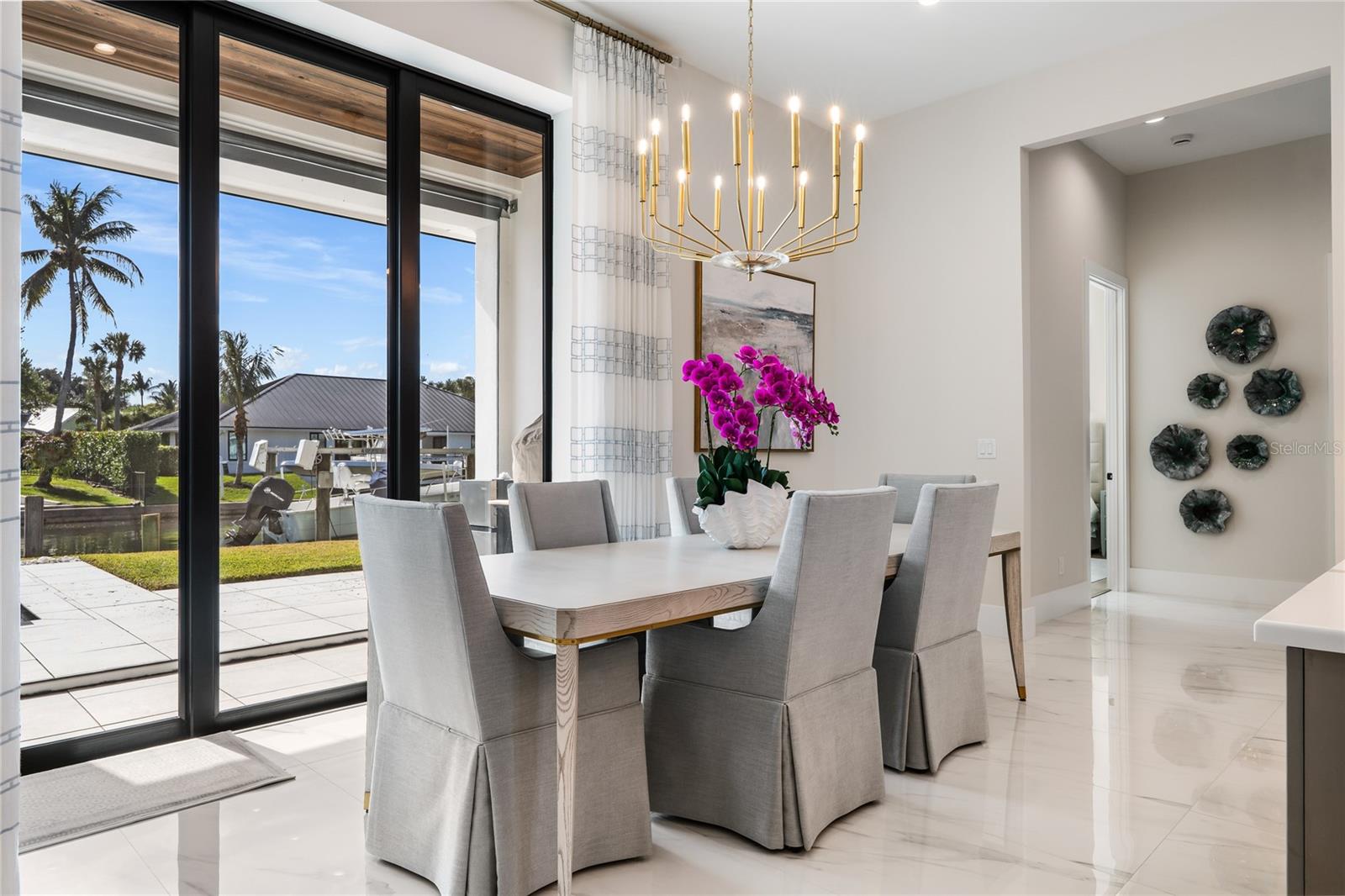 O6380896 Property Photo