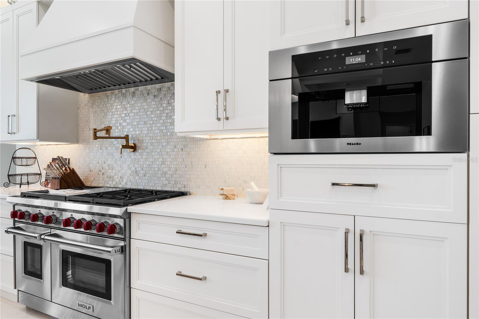 O6380896 Property Photo