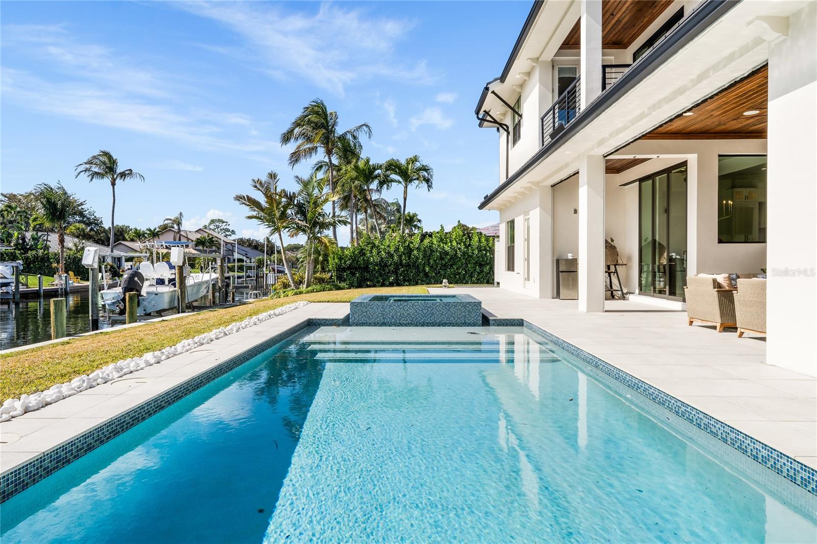 O6380896 Property Photo