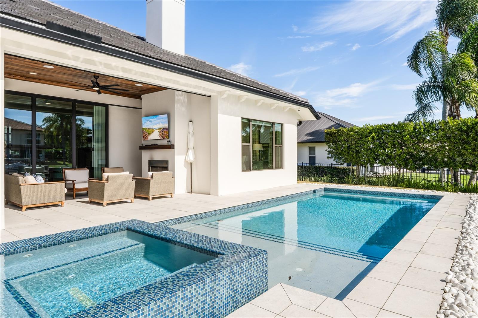 O6380896 Property Photo