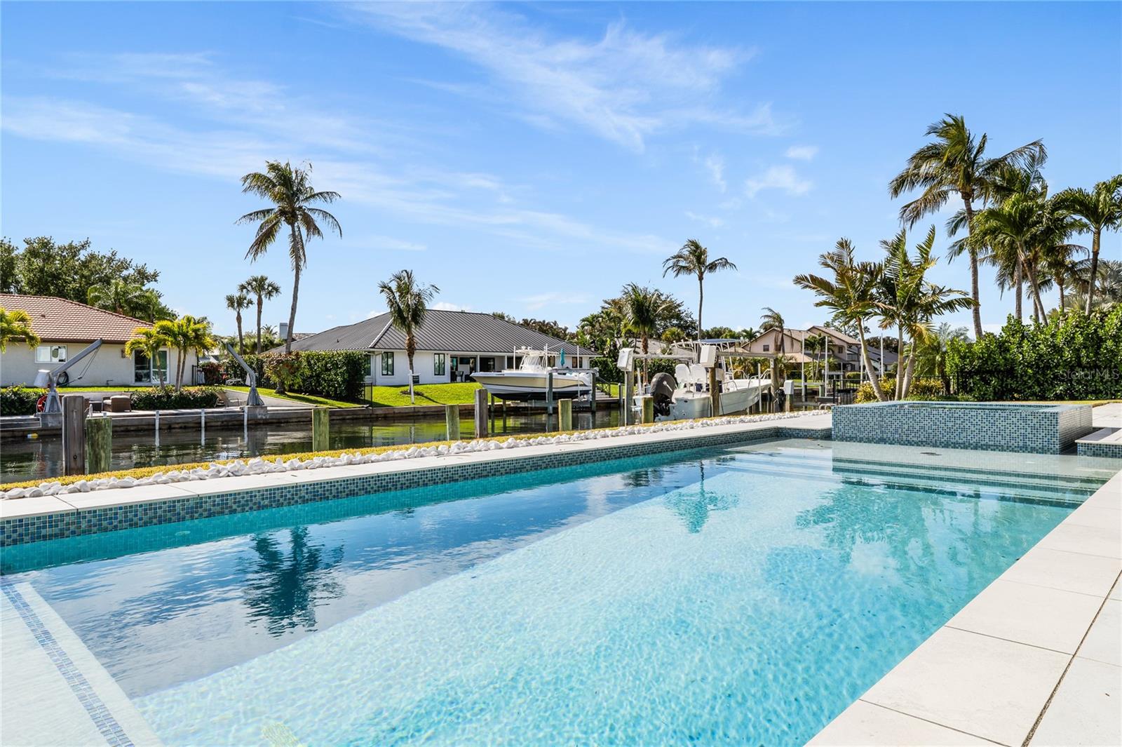 O6380896 Property Photo