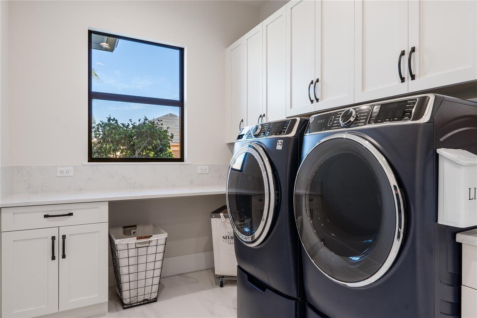 O6380896 Property Photo