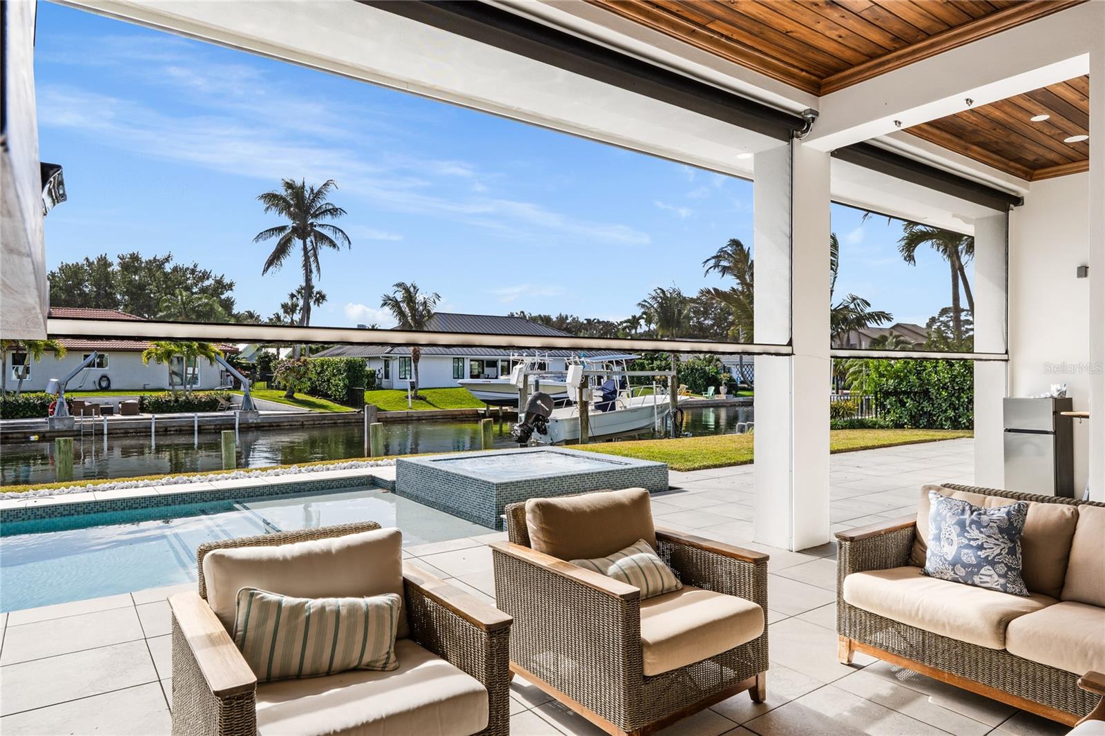 O6380896 Property Photo