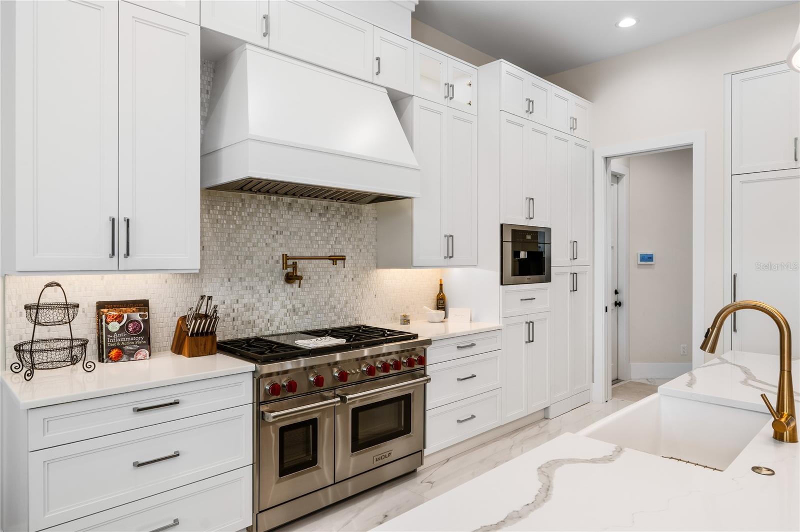 O6380896 Property Photo