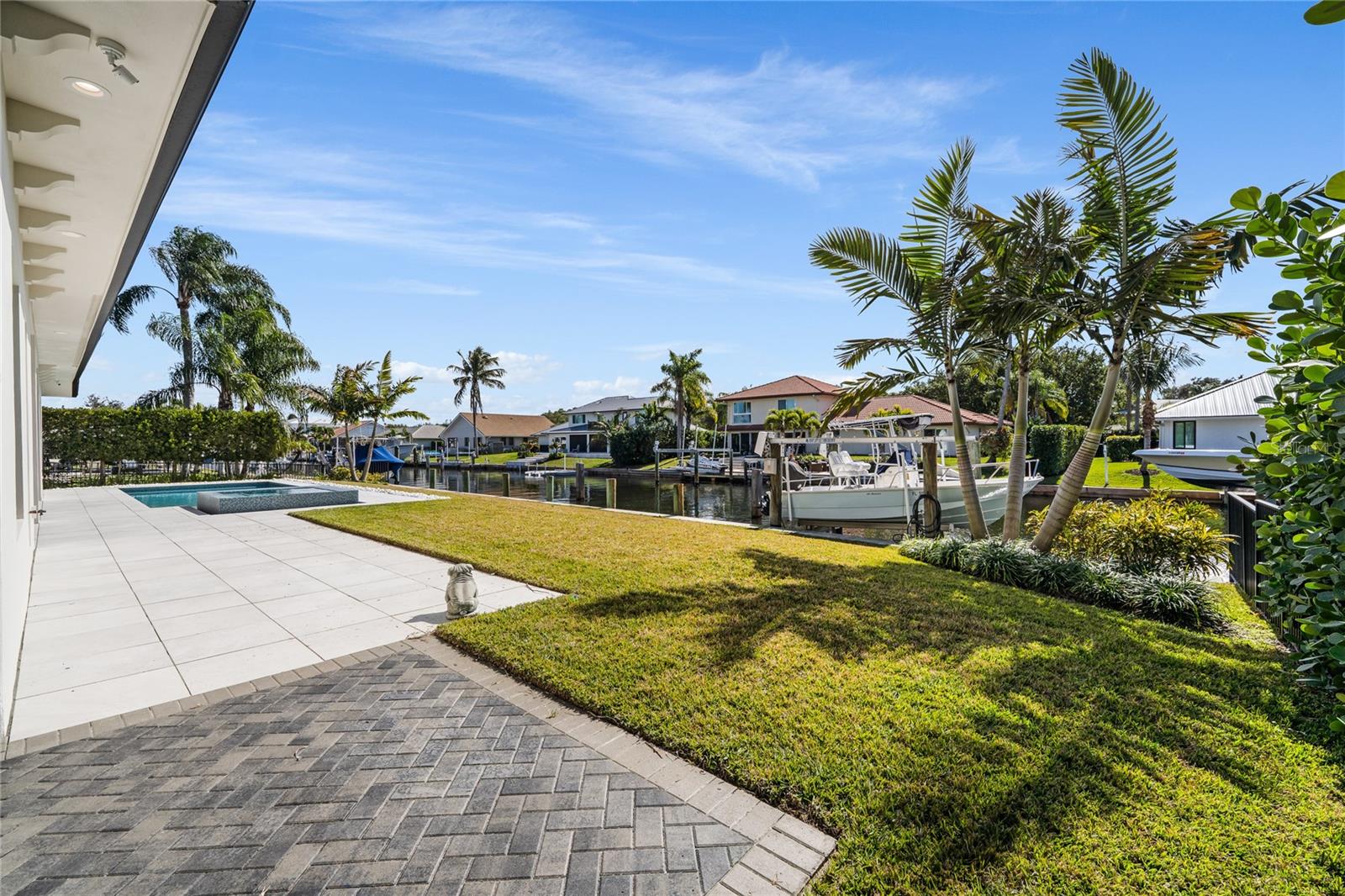 O6380896 Property Photo