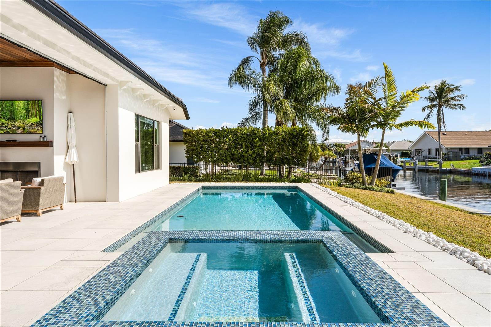 O6380896 Property Photo