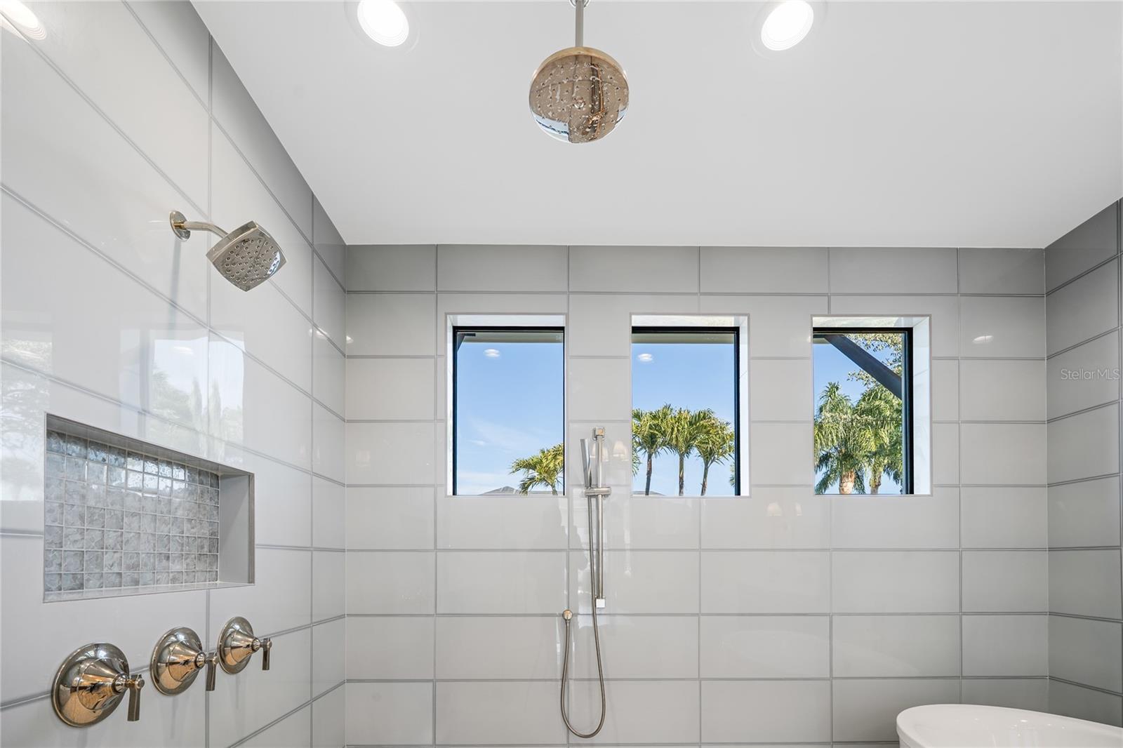 O6380896 Property Photo