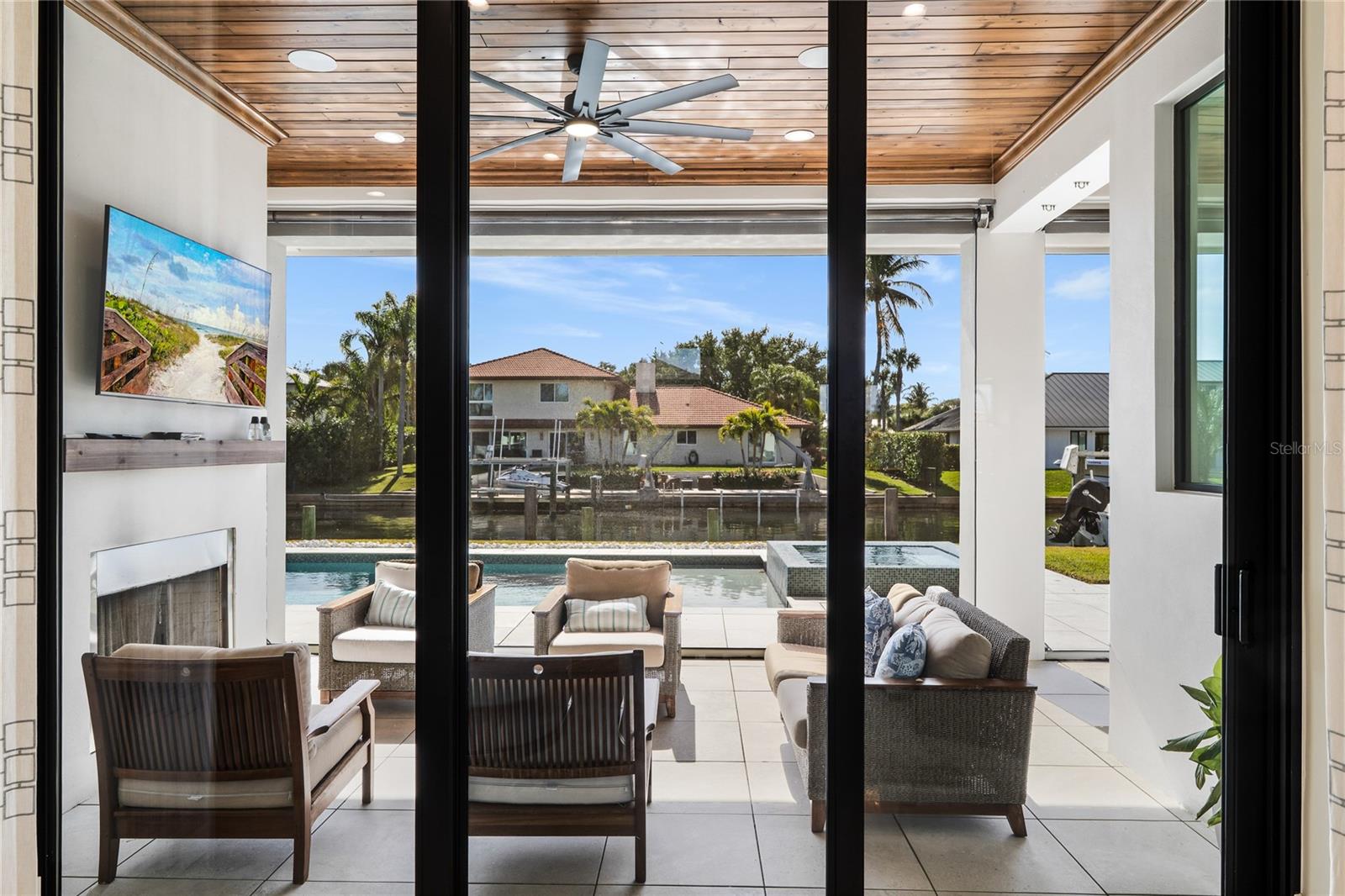 O6380896 Property Photo