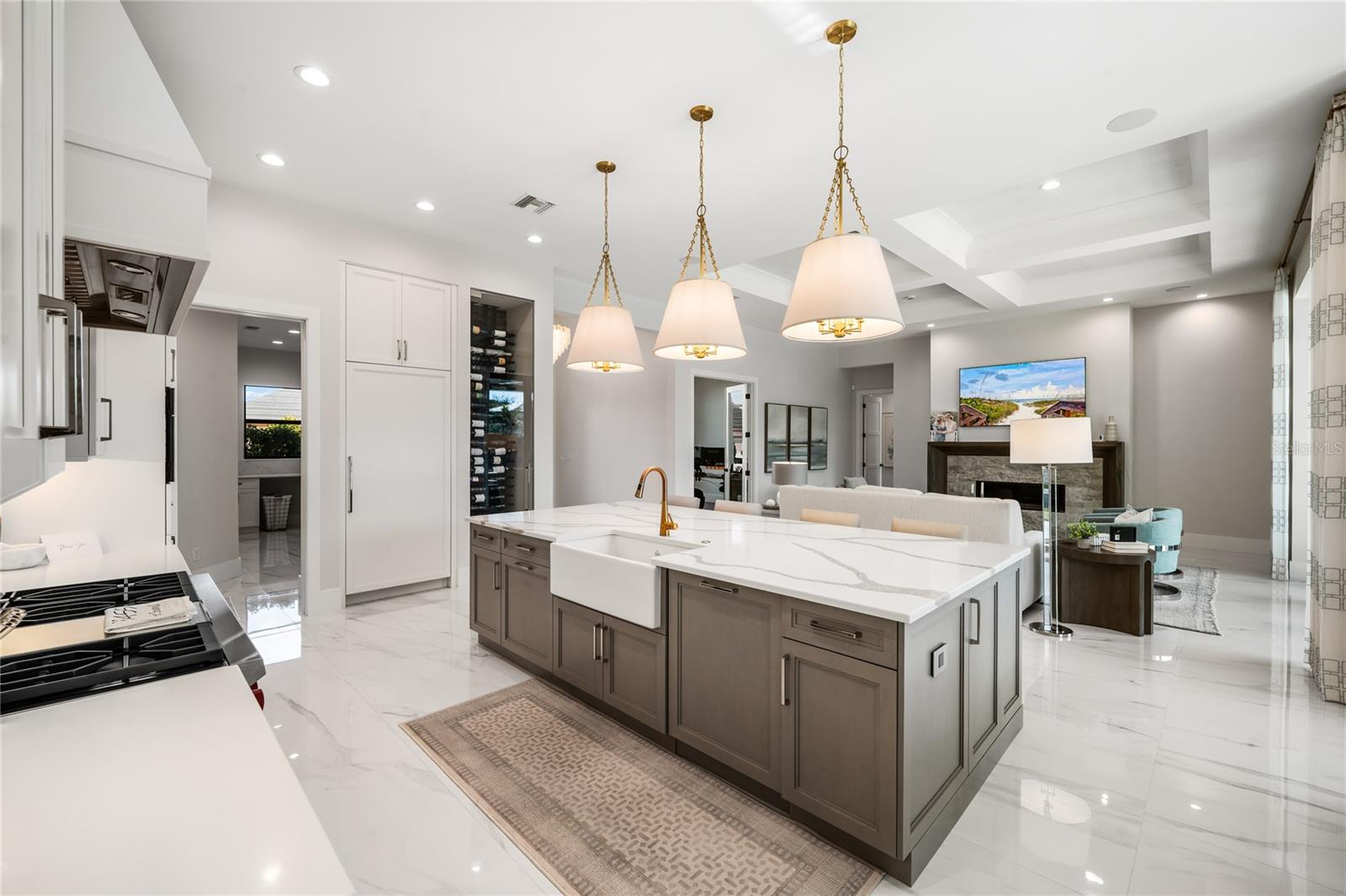 O6380896 Property Photo