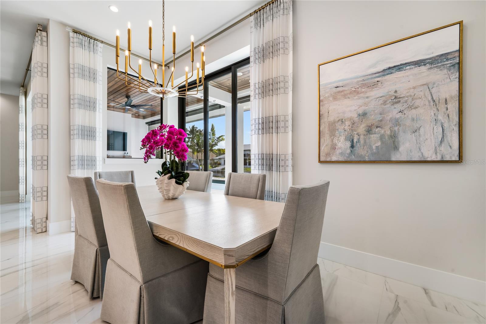 O6380896 Property Photo