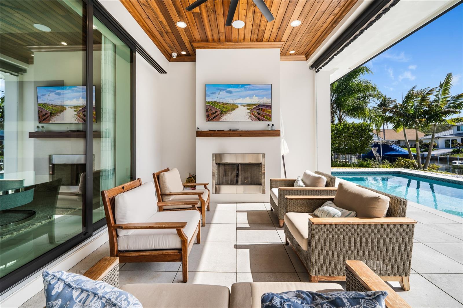 O6380896 Property Photo