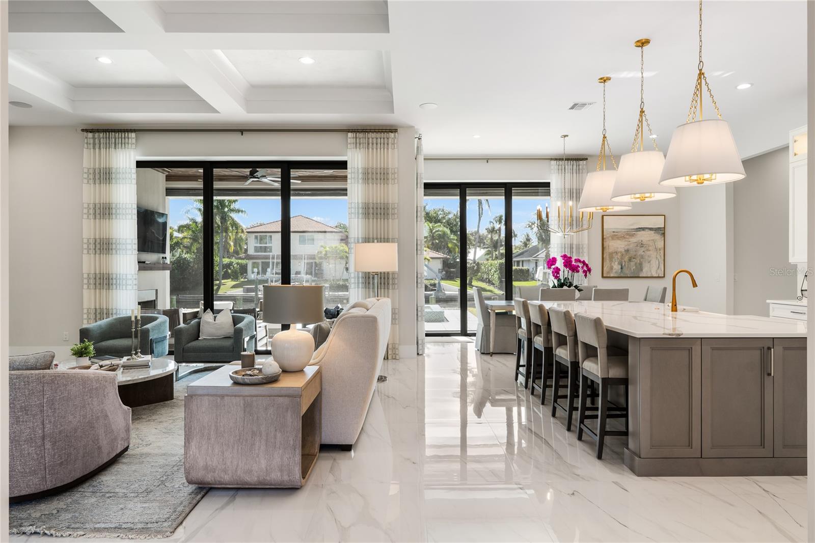 O6380896 Property Photo