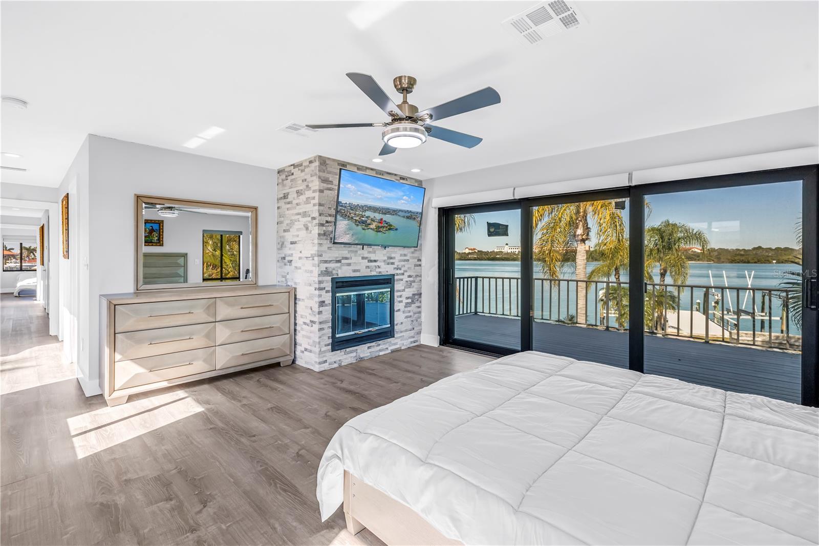 TB8474247 Property Photo