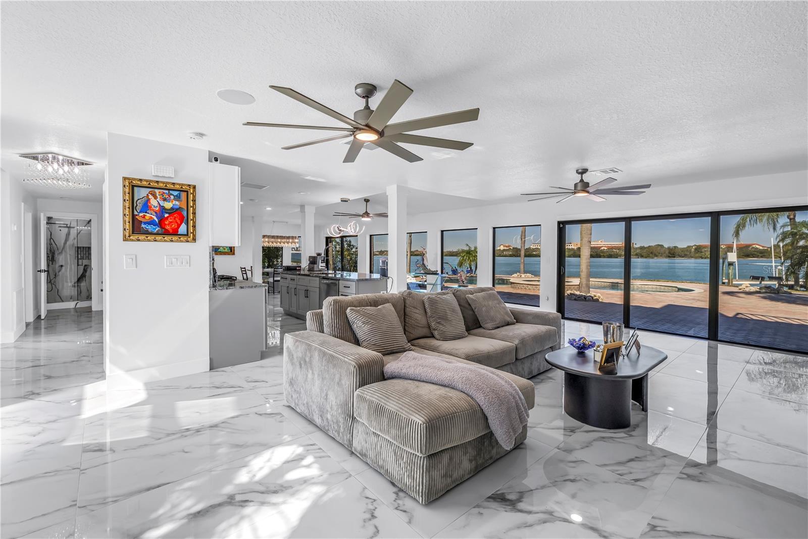 TB8474247 Property Photo