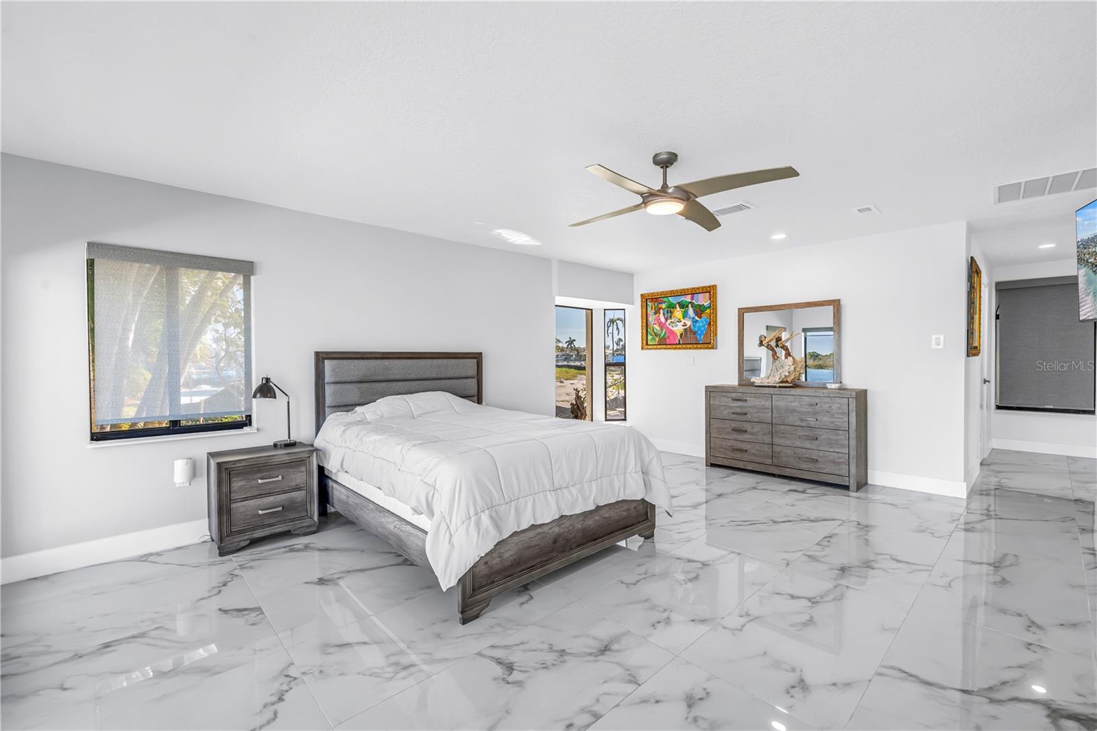 TB8474247 Property Photo