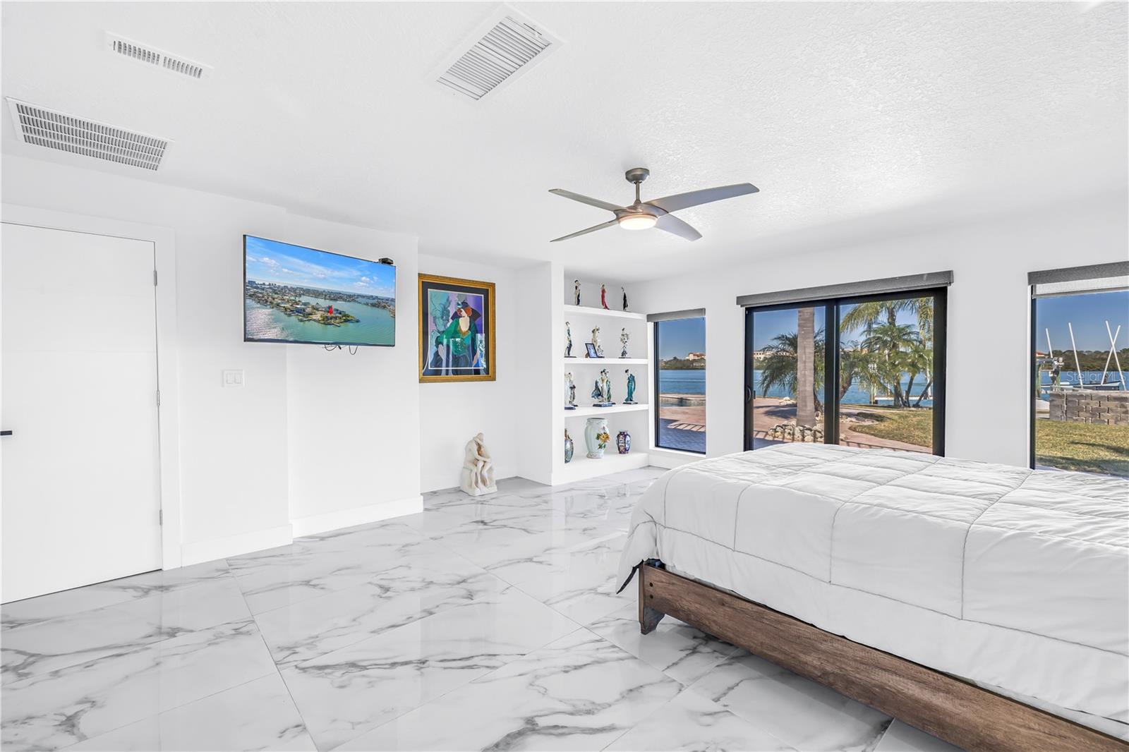 TB8474247 Property Photo