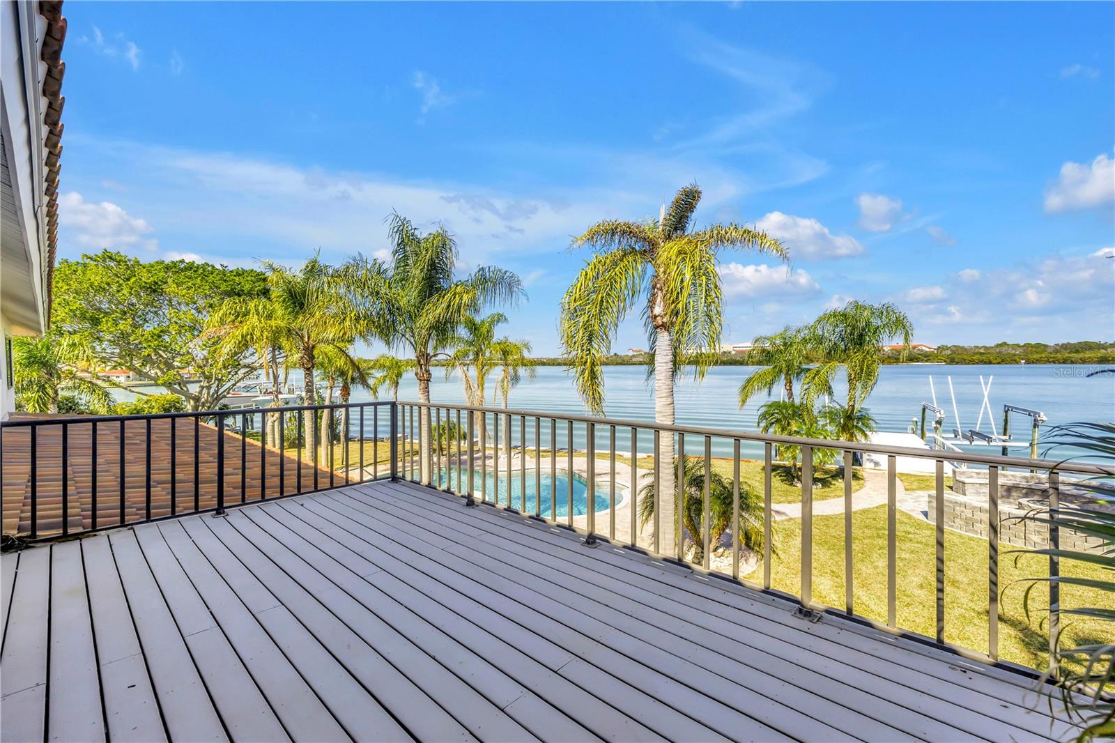 TB8474247 Property Photo