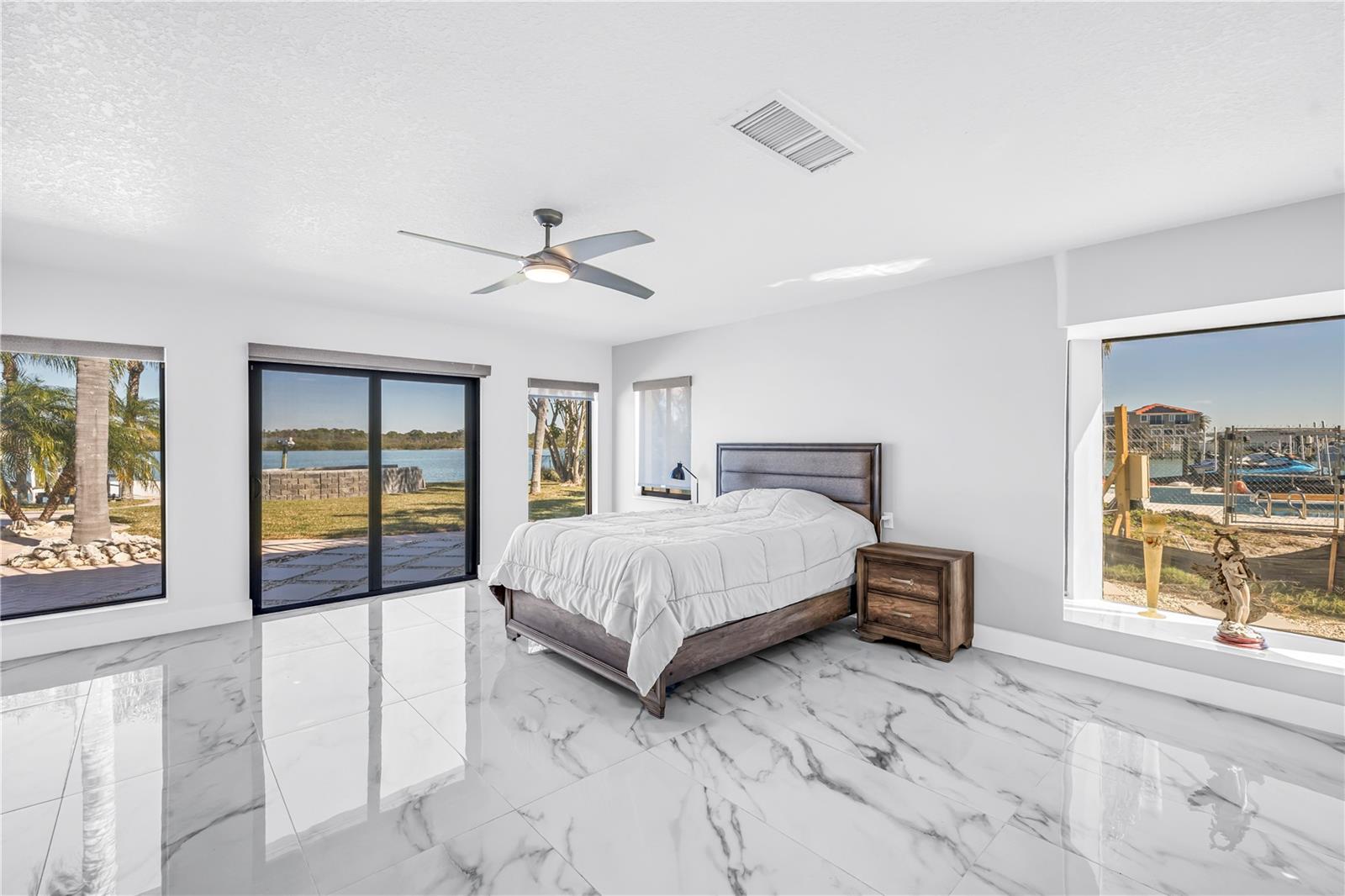 TB8474247 Property Photo