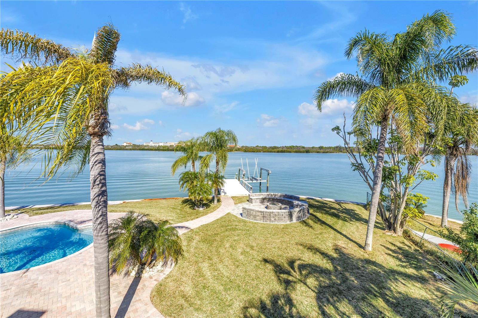 TB8474247 Property Photo