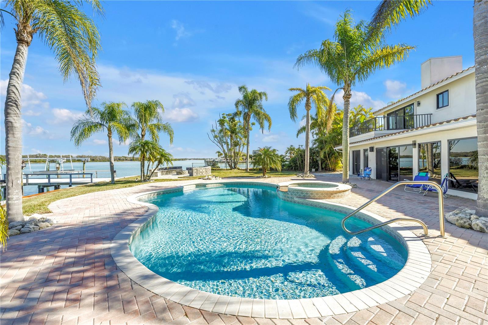 TB8474247 Property Photo