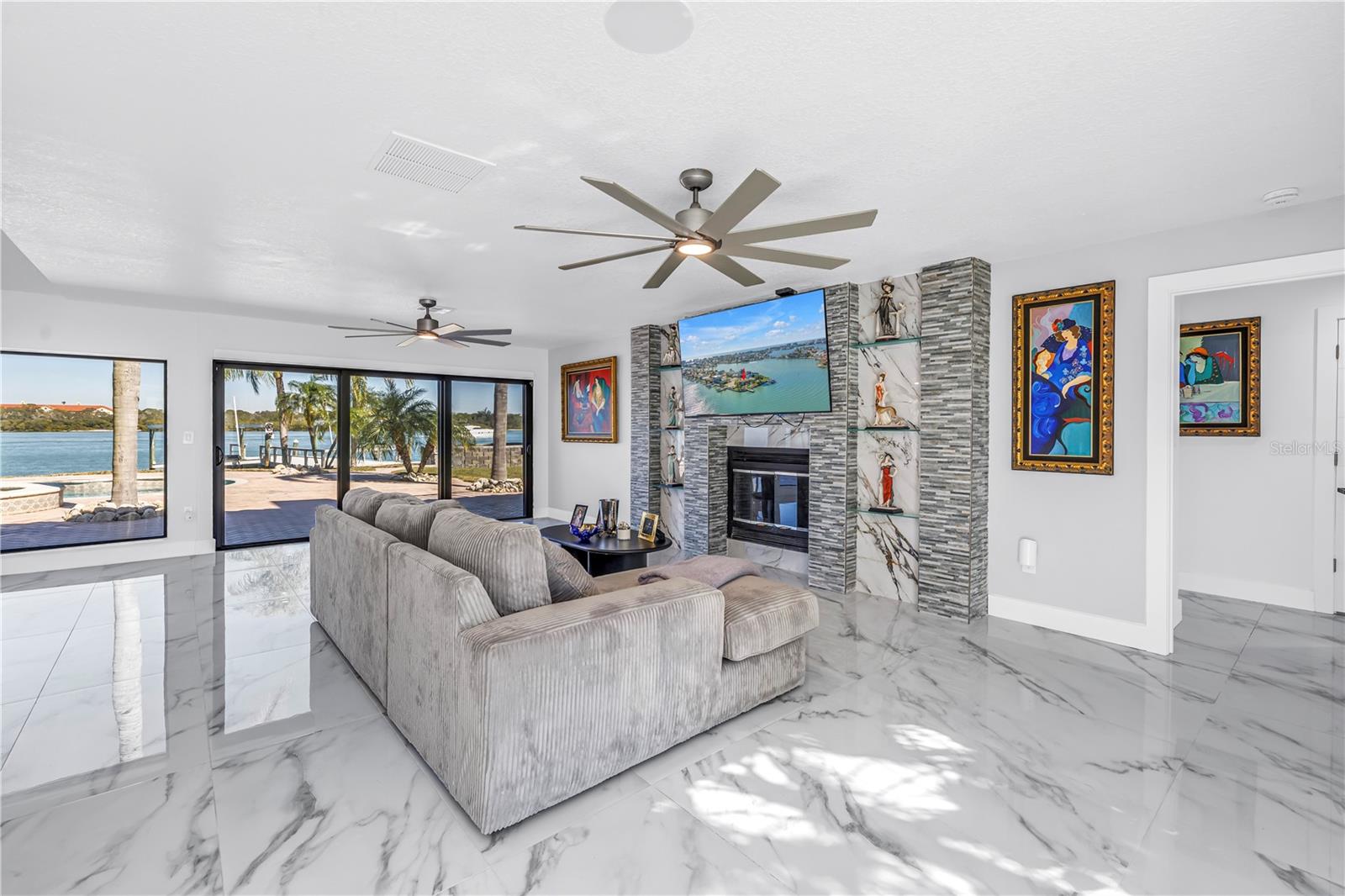 TB8474247 Property Photo