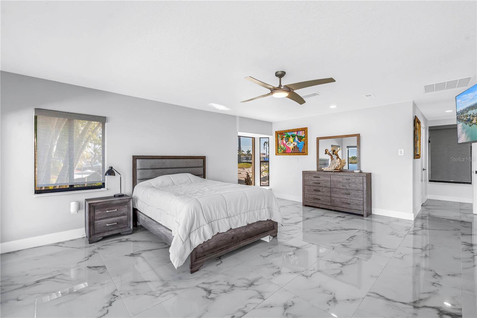 TB8474247 Property Photo