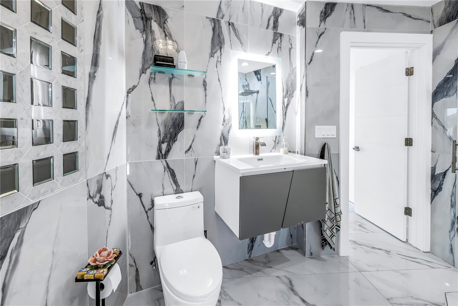 TB8474247 Property Photo