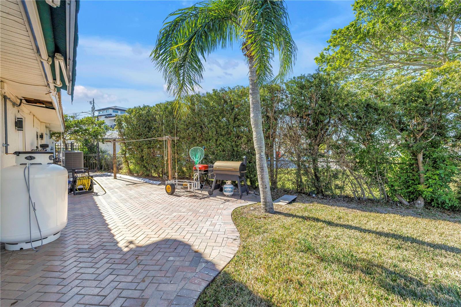 TB8474247 Property Photo