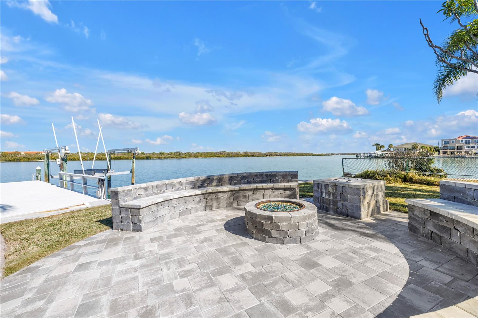 TB8474247 Property Photo