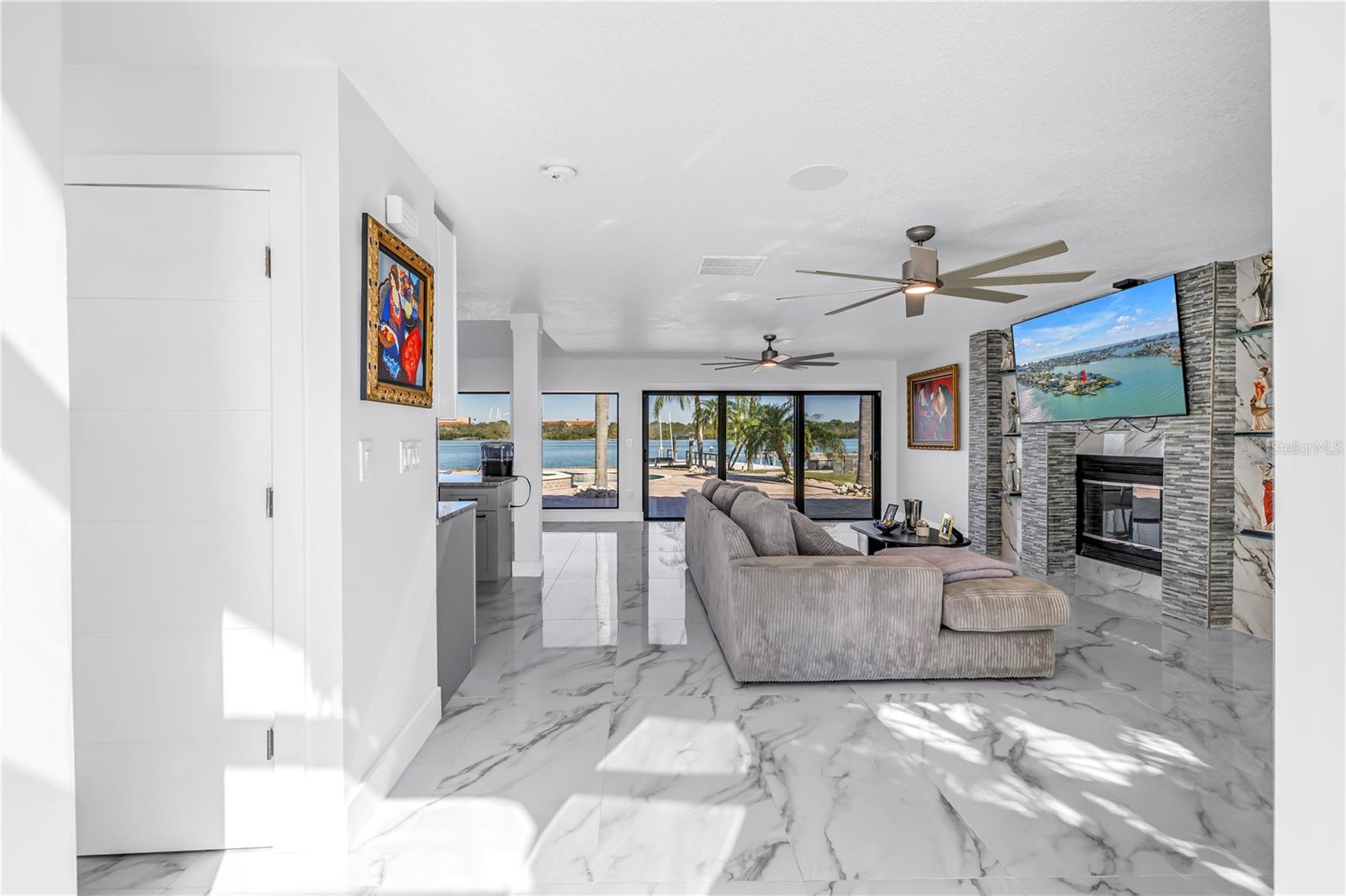 TB8474247 Property Photo