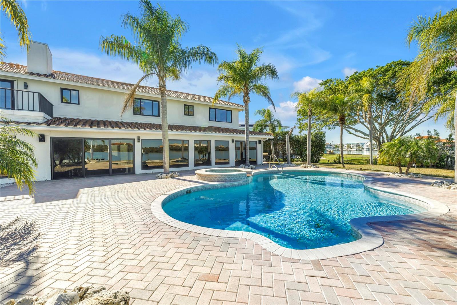 TB8474247 Property Photo