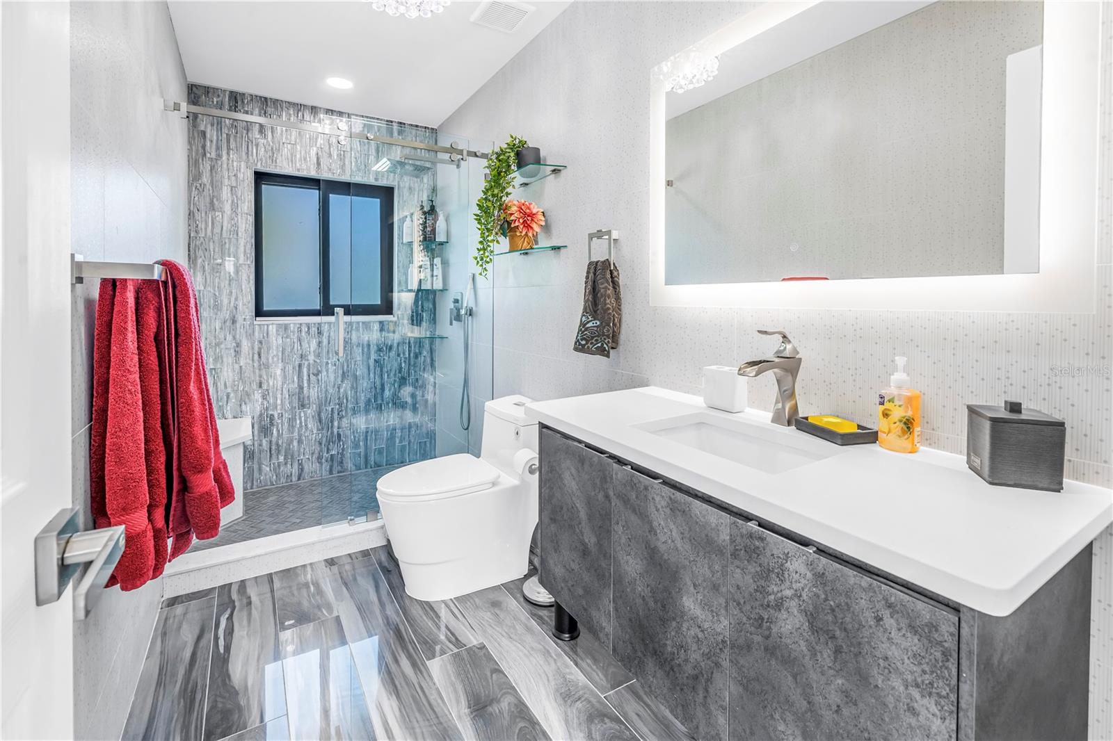 TB8474247 Property Photo