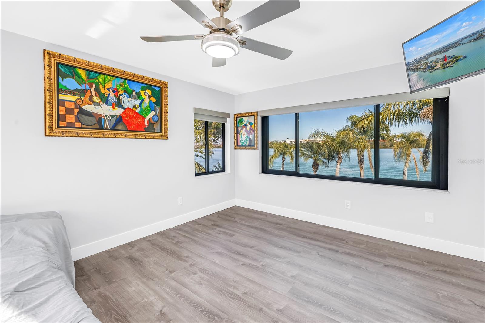 TB8474247 Property Photo