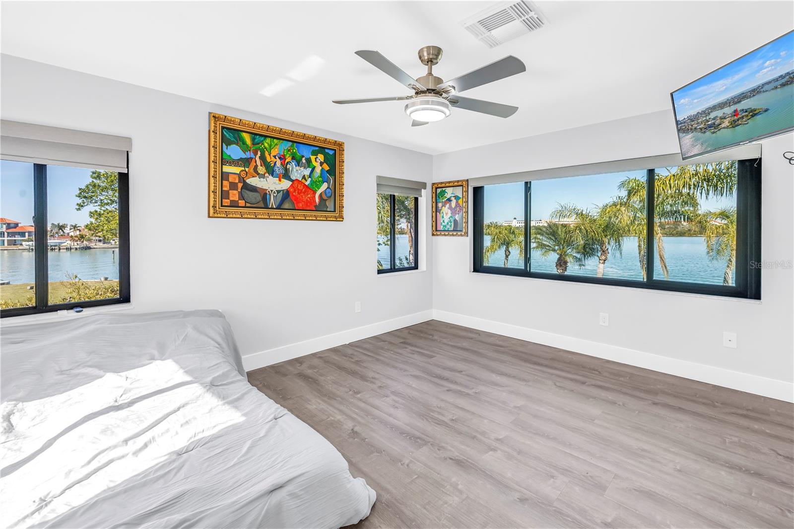 TB8474247 Property Photo