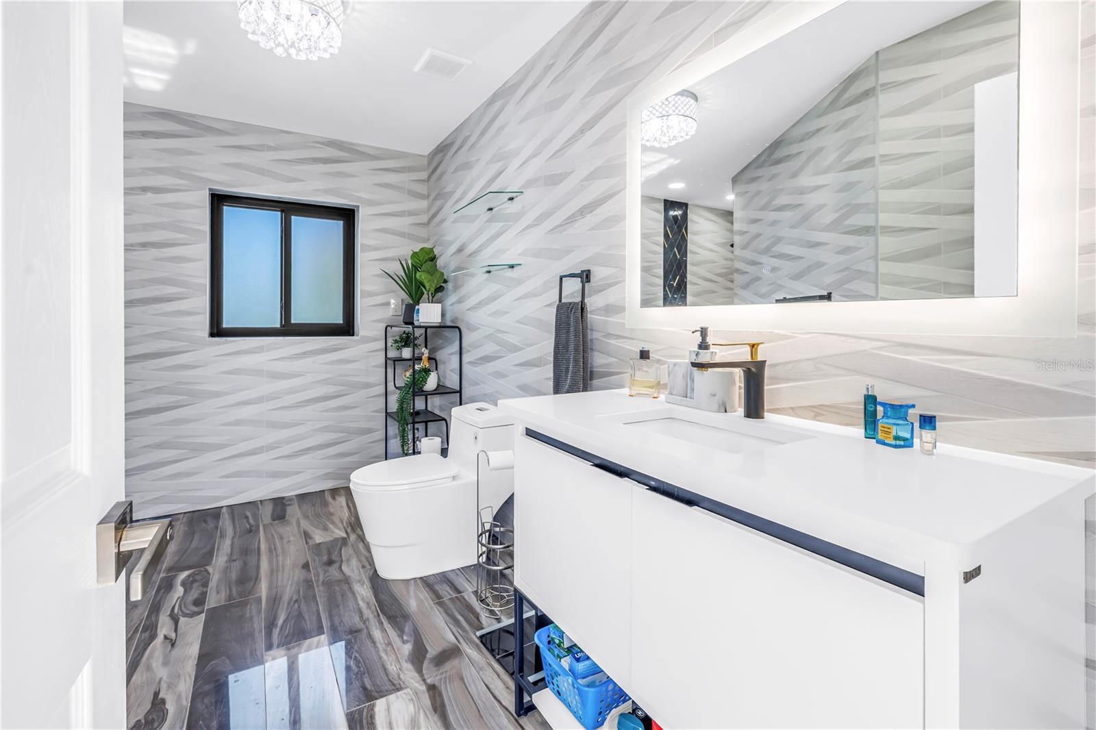 TB8474247 Property Photo