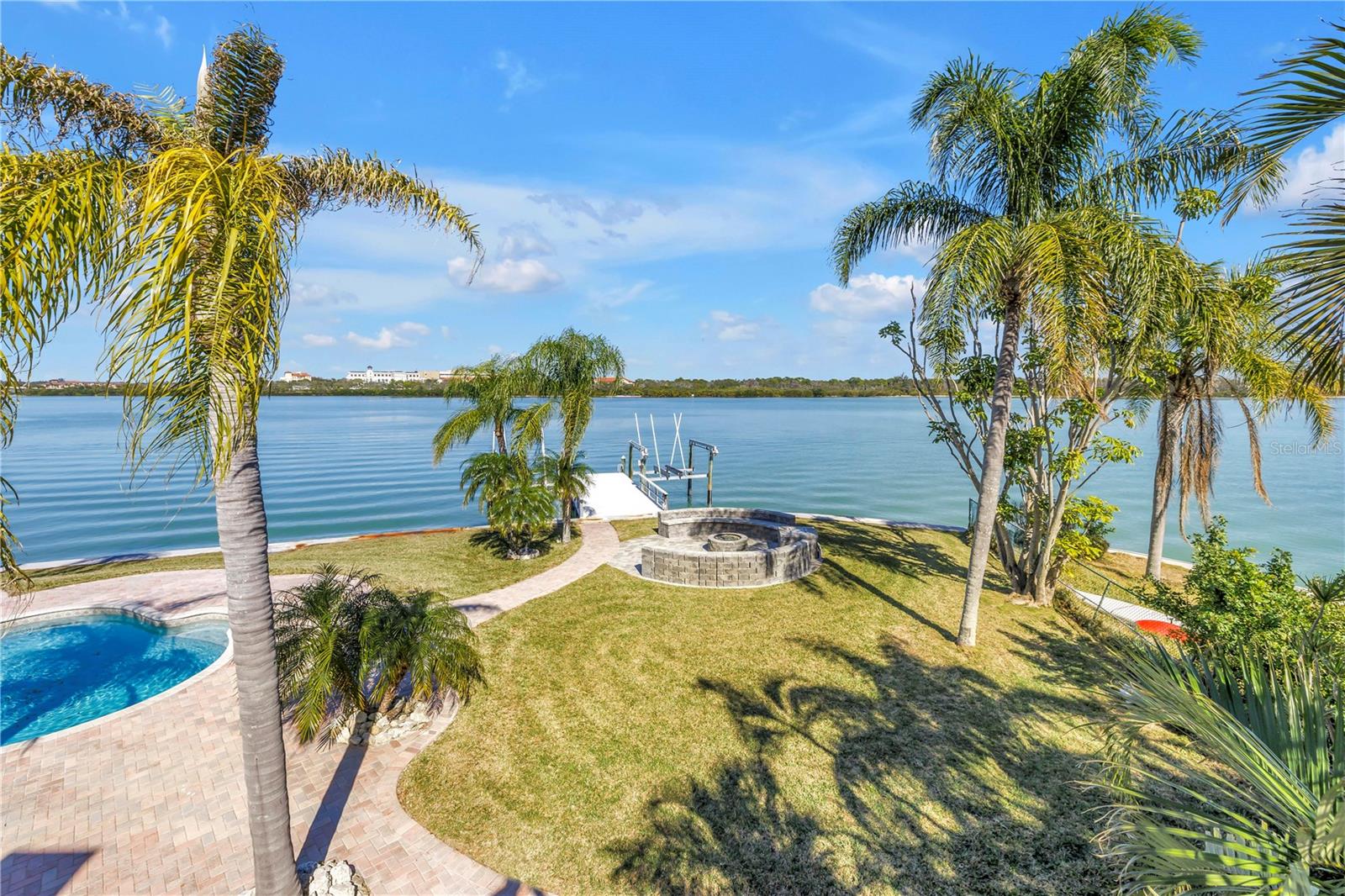 TB8474247 Property Photo