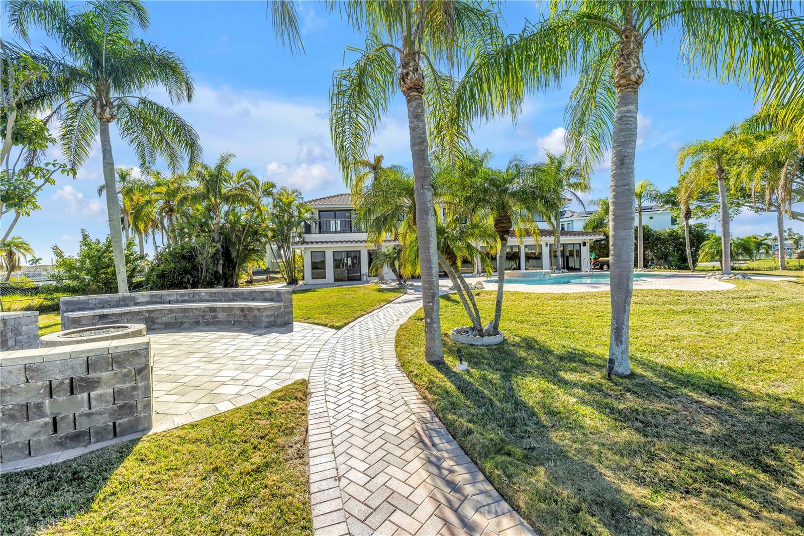 TB8474247 Property Photo