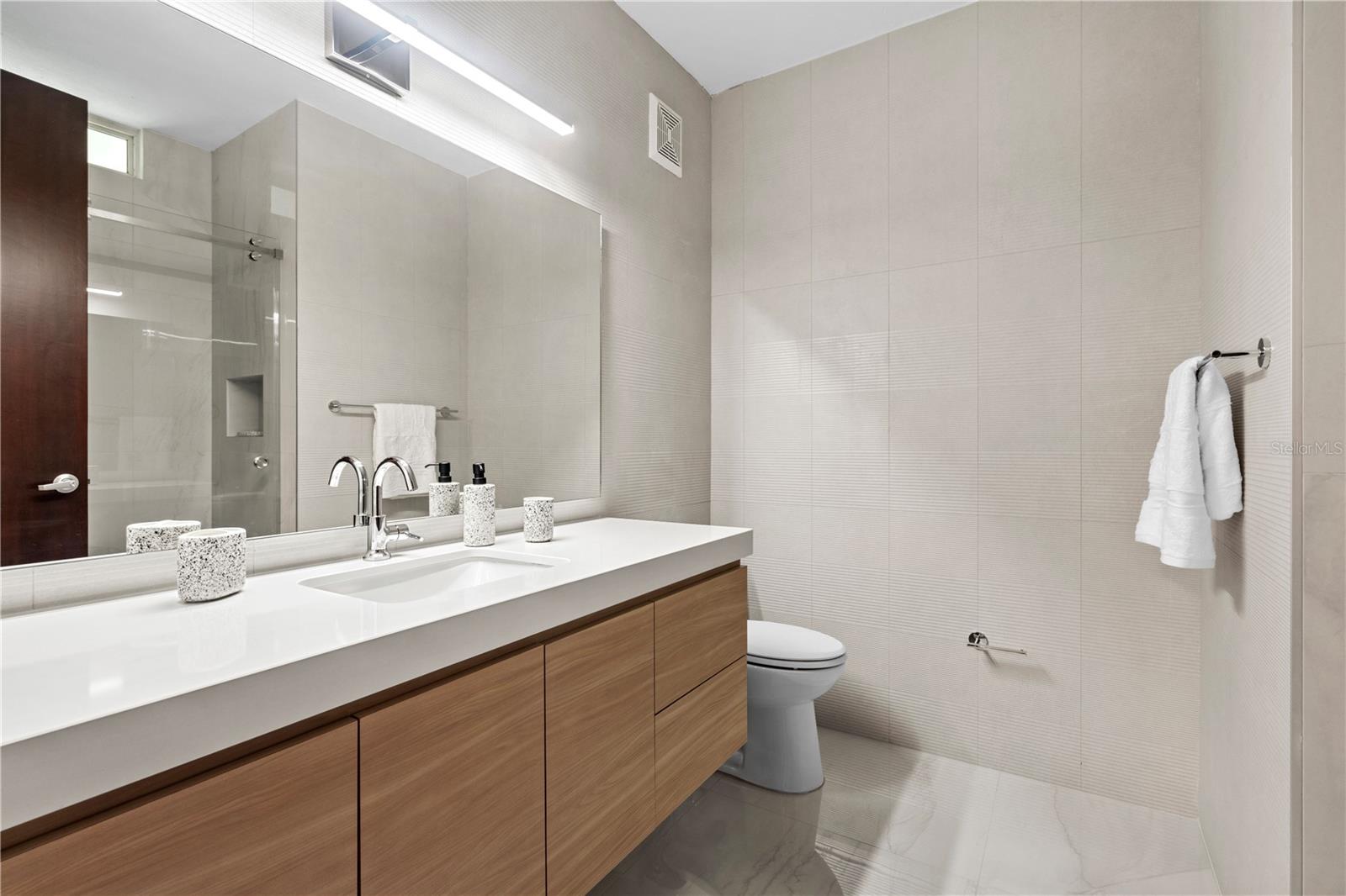 PR9119178 Property Photo