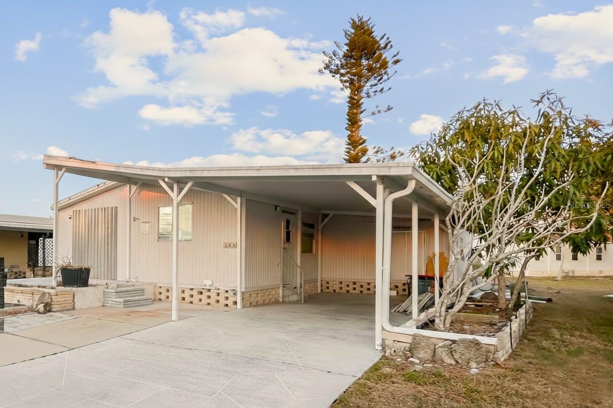 TB8474316 Property Photo