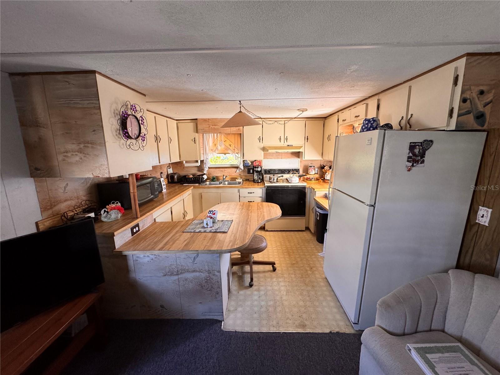 TB8474331 Property Photo