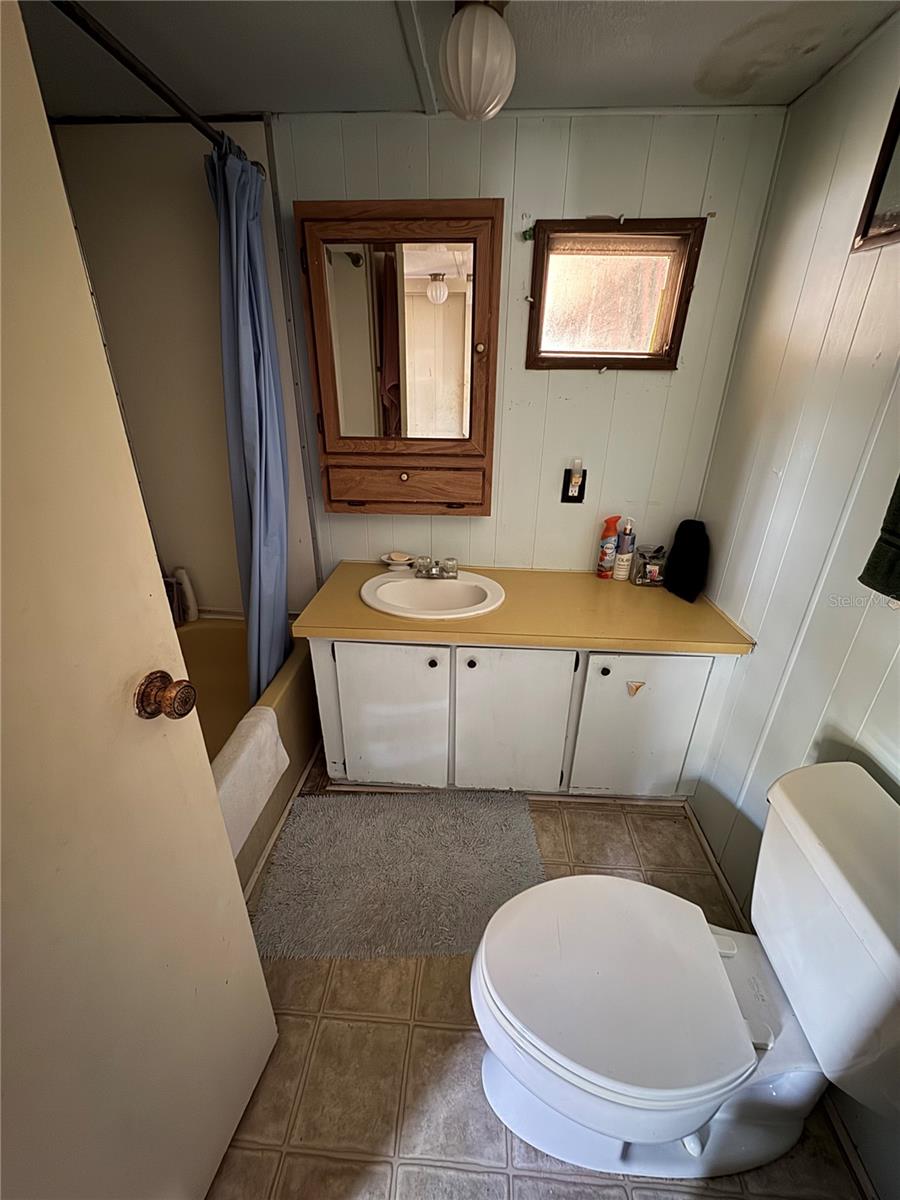 TB8474331 Property Photo