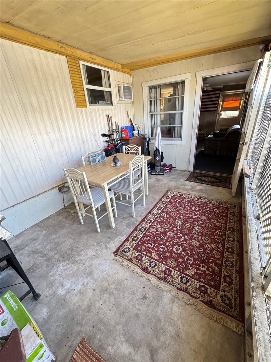 TB8474331 Property Photo