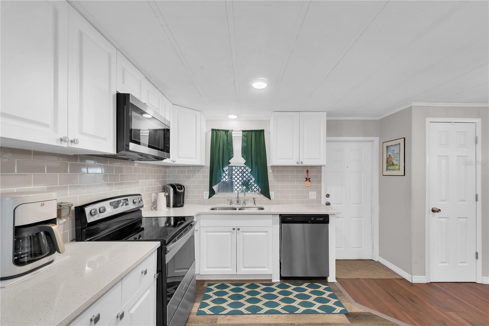 1934 BLUE LAKE DR, LAKELAND, FL, 33801